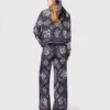 Pantalones fluidos con estampado de pañuelo