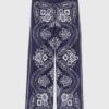 Pantalones fluidos con estampado de pañuelo