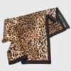 Pañuelo con estampado de leopardo Pañuelo con estampado de leopardo