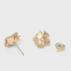 Pendientes de botón con forma de flor