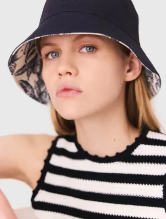 Sombrero de pescador reversible con estampado de frutas