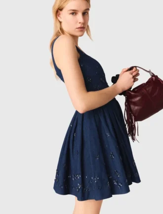 Vestido acampanado de denim bordado