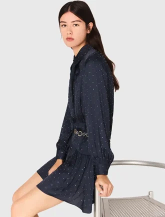Vestido camisero fluido con tachuelas