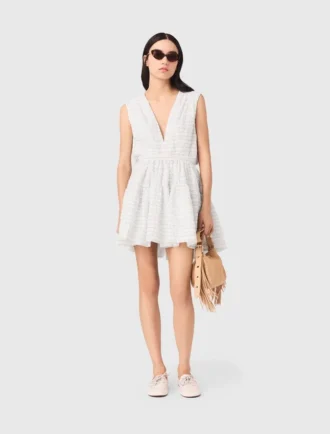Vestido corto acampanado con espalda abierta