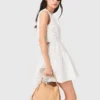 Vestido corto acampanado con espalda abierta