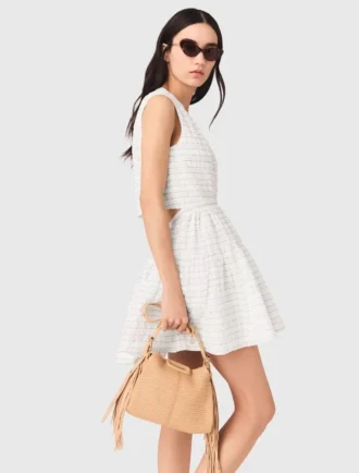 Vestido corto acampanado con espalda abierta