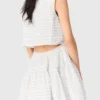 Vestido corto acampanado con espalda abierta