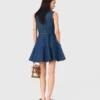 Vestido corto acampanado de denim Vestido corto acampanado de denim