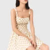Vestido corto acampanado estampado Vestido corto acampanado estampado