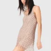 Vestido corto con pedrería y forro Vestido corto con pedrería y forro