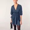 Vestido corto con volantes Vestido corto con volantes