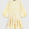 Vestido corto con volantes