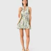 Vestido corto estampado sin espalda Vestido corto estampado sin espalda