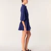Vestido corto plisado con efecto satinado Vestido corto plisado con efecto satinado