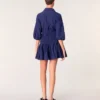 Vestido corto plisado con efecto satinado Vestido corto plisado con efecto satinado