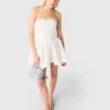Vestido corto tipo bustier bordado Vestido corto tipo bustier bordado