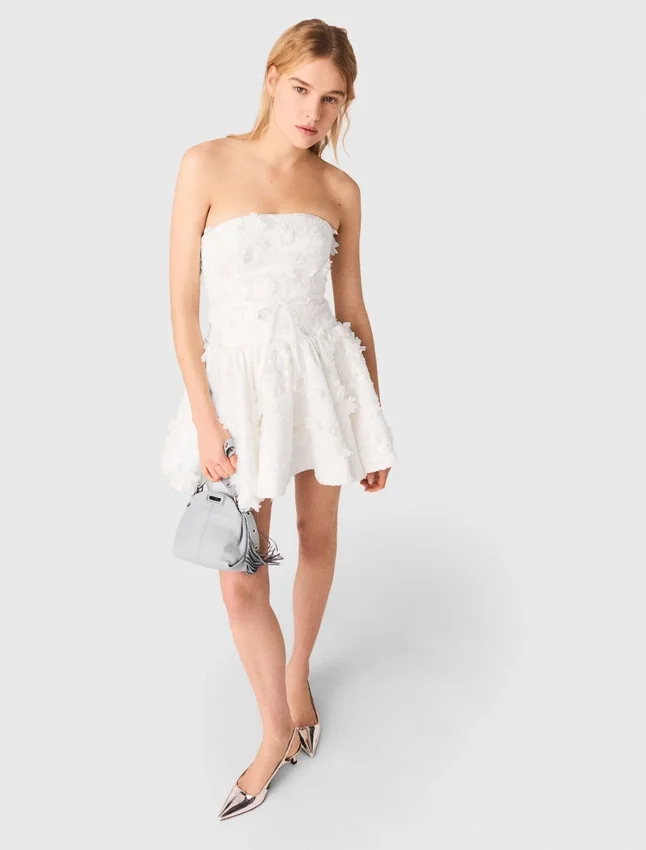 Vestido corto tipo bustier bordado Vestido corto tipo bustier bordado