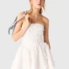 Vestido corto tipo bustier bordado Vestido corto tipo bustier bordado