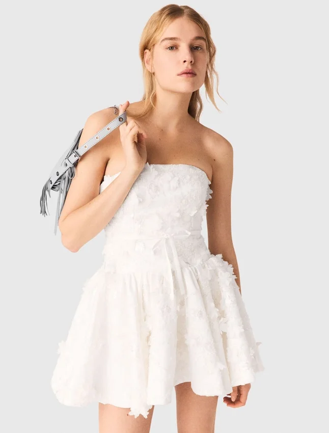 Vestido corto tipo bustier bordado Vestido corto tipo bustier bordado