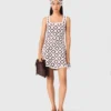 Vestido de ganchillo con estampado floral