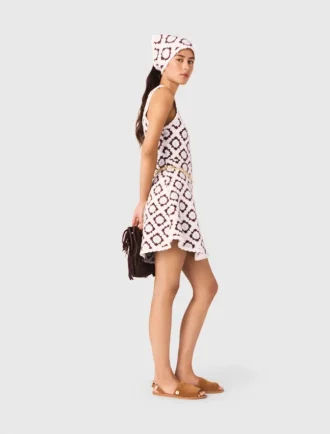 Vestido de ganchillo con estampado floral Vestido de ganchillo con estampado floral