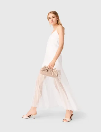 Vestido de tafetán y encaje