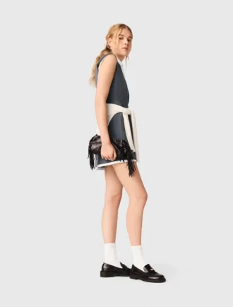 Vestido entallado con efecto de capas