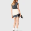 Vestido entallado con efecto de capas