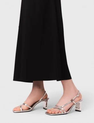 Sandalias de tacón con tiras metalizadas