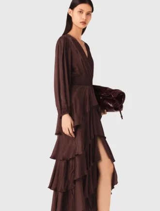 Vestido largo con volantes y corte fluido