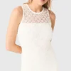 Vestido largo de croché con pedrería Vestido largo de croché con pedrería