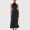 Vestido largo de satén plisado
