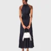 Vestido largo de satén plisado