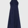 Vestido largo de satén plisado