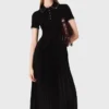 Vestido largo plisado con cuello polo