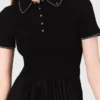 Vestido largo plisado con cuello polo