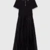 Vestido largo plisado con cuello polo