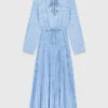 Vestido largo plisado con ojales Vestido largo plisado con ojales