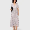 Vestido midi con volantes metalizados Vestido midi con volantes metalizados