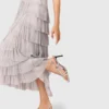 Vestido midi con volantes metalizados Vestido midi con volantes metalizados