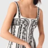 Vestido mini con tirantes bordados Vestido mini con tirantes bordados