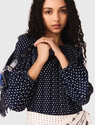 Vestido plisado con estampado de pañuelo
