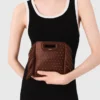 Bolso mini M de piel con tachuelas Bolso mini M de piel con tachuelas
