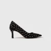Zapatos de salón con punta afilada y pedrería