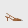 Zapatos de salón de ante con puntera metalizada