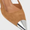Zapatos de salón de ante con puntera metalizada