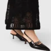 Zapatos de salón de piel con correa con ojales